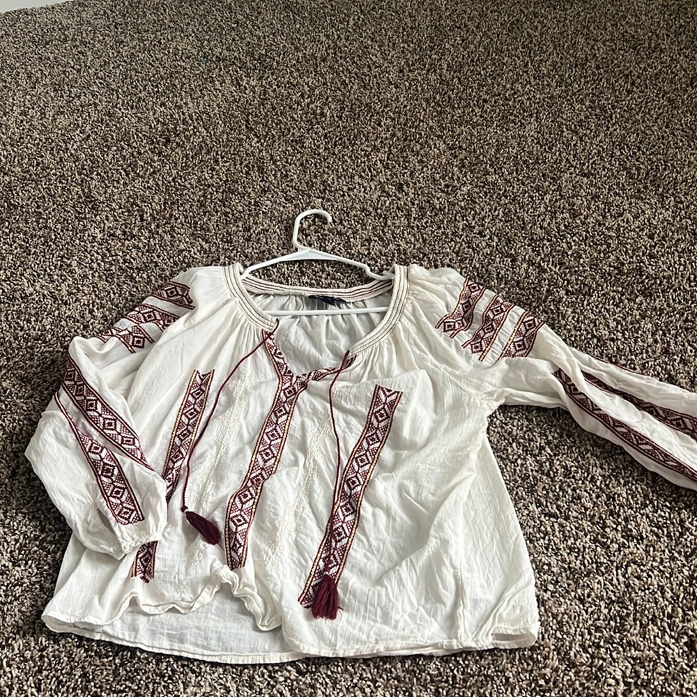 American Eagle blouse lightly worn.